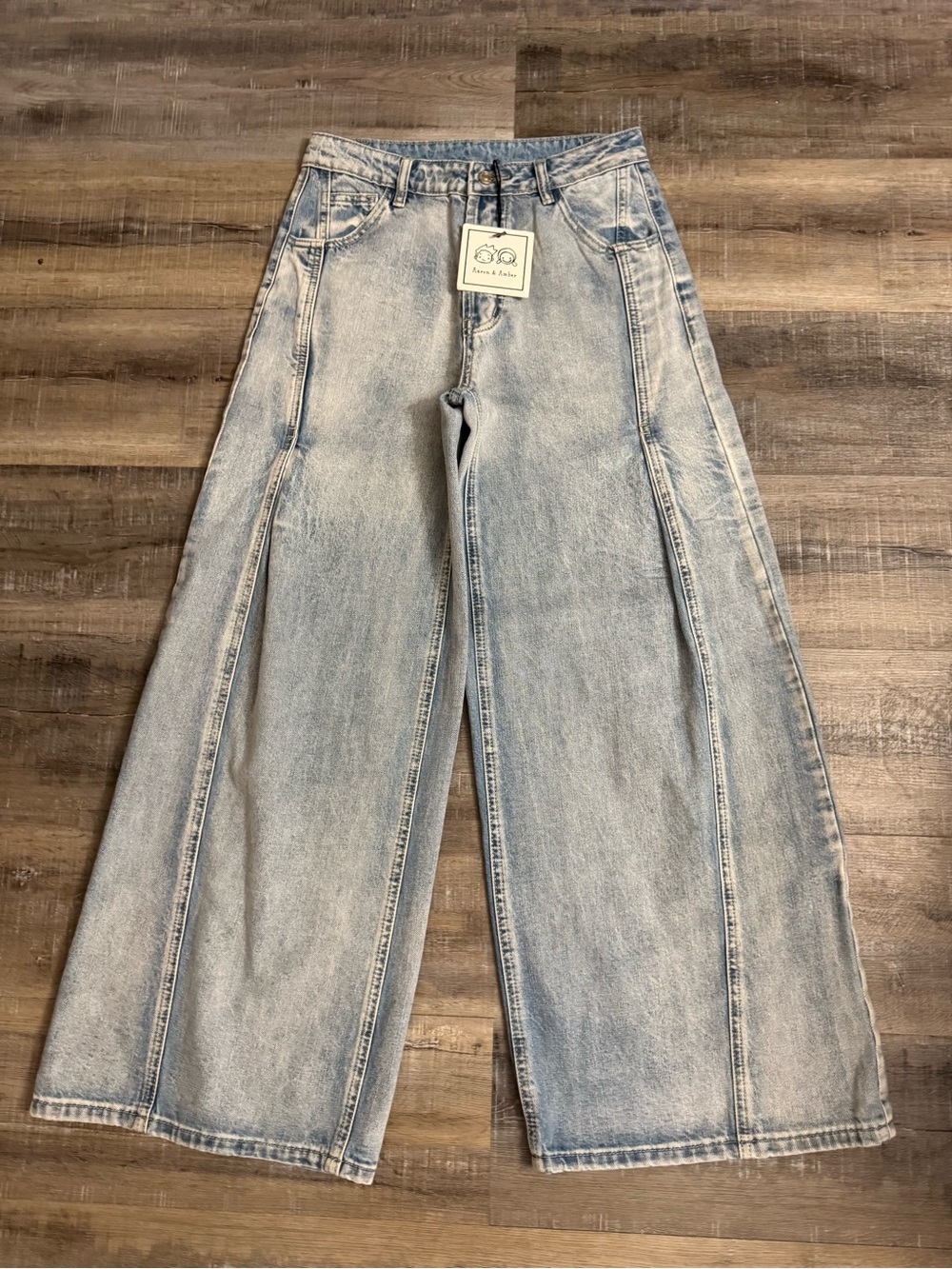Aaron & Amber Light Wash Wide Leg Jeans Size Small NWT 28x30 Button Fly